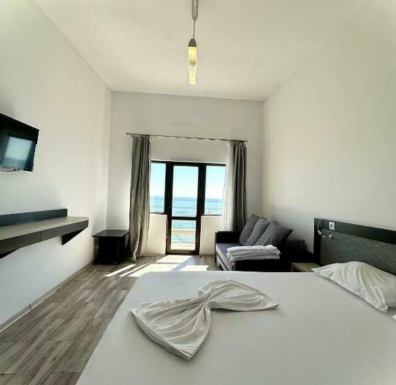 اتاق سه نفره دلوکس با چشمانداز دریا, Seaside Inn & Suites