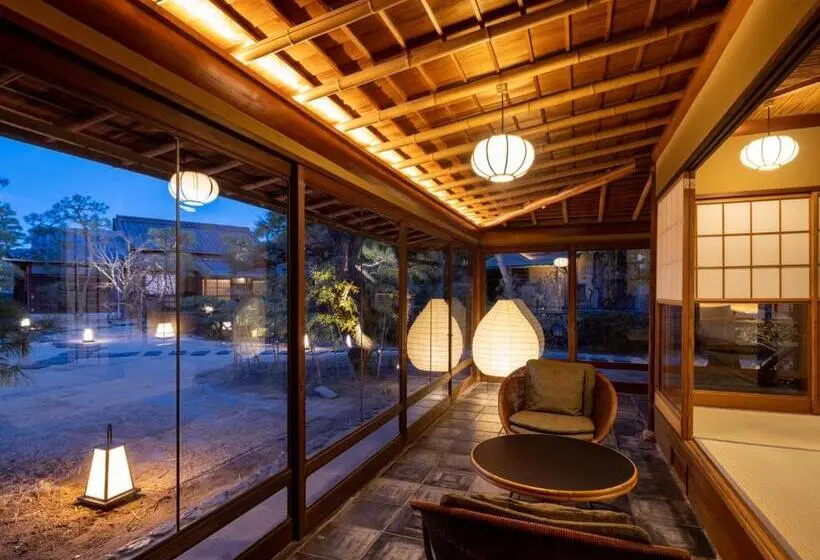 Standard Kolmen Hengen Huone, Ryokan Onomichi Nishiyama