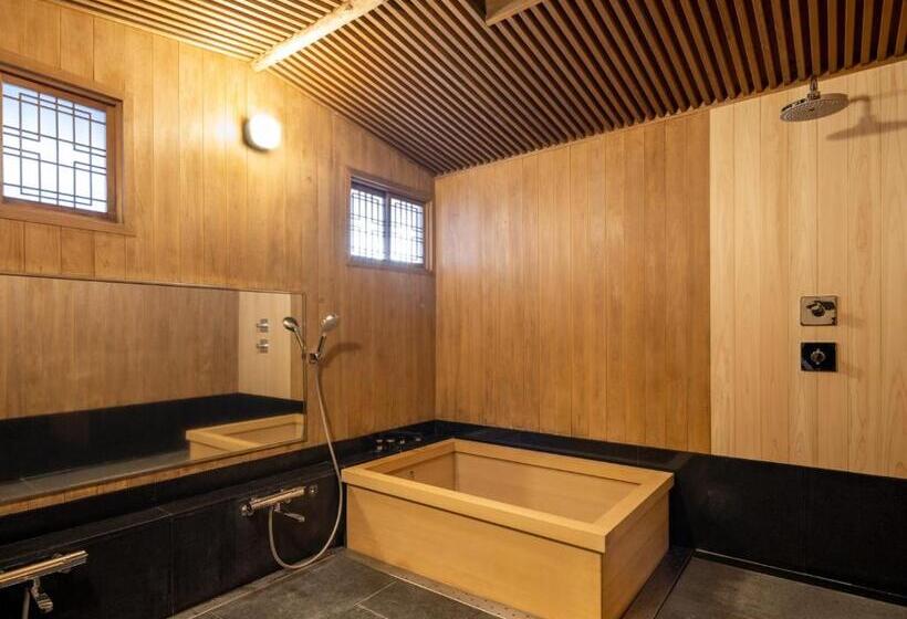 Quarto Triplo Estandar, Ryokan Onomichi Nishiyama