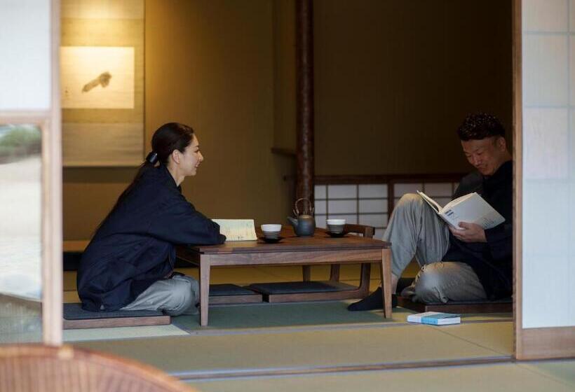 Quarto Triplo Estandar, Ryokan Onomichi Nishiyama