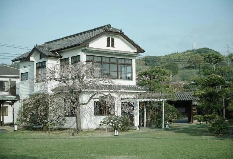 Standard Neljän Hengen Huone, Ryokan Onomichi Nishiyama