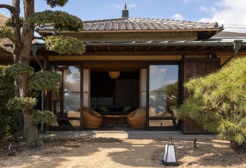 Standard Neljän Hengen Huone, Ryokan Onomichi Nishiyama