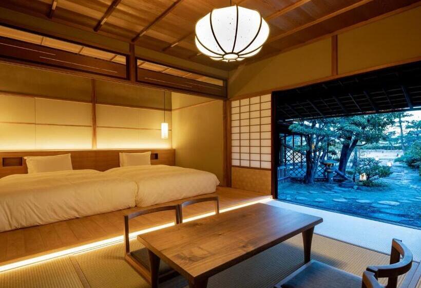 Quarto Triplo Estandar, Ryokan Onomichi Nishiyama