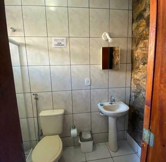 اتاق استاندارد چهار تخته, Pousada Do Trovão