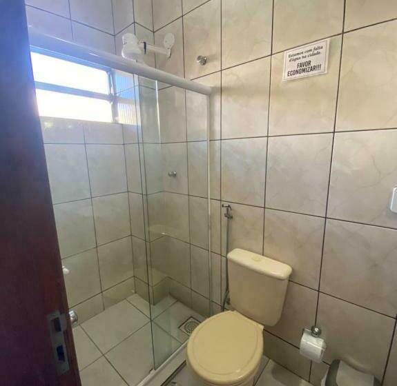 اتاق استاندارد چهار تخته, Pousada Do Trovão