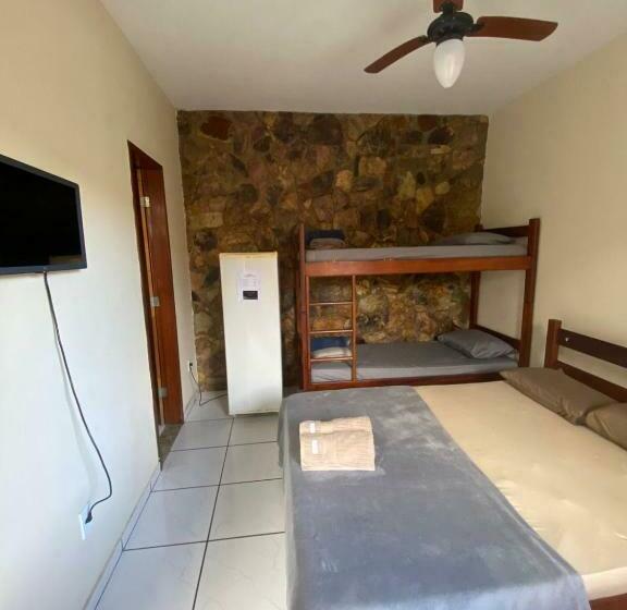 اتاق استاندارد چهار تخته, Pousada Do Trovão