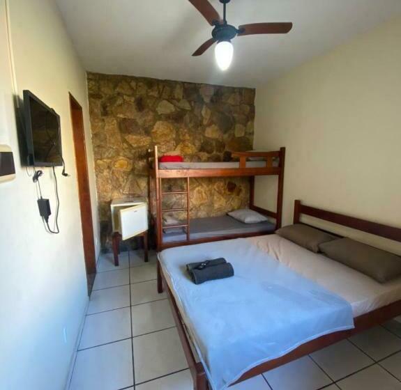 اتاق استاندارد چهار تخته, Pousada Do Trovão