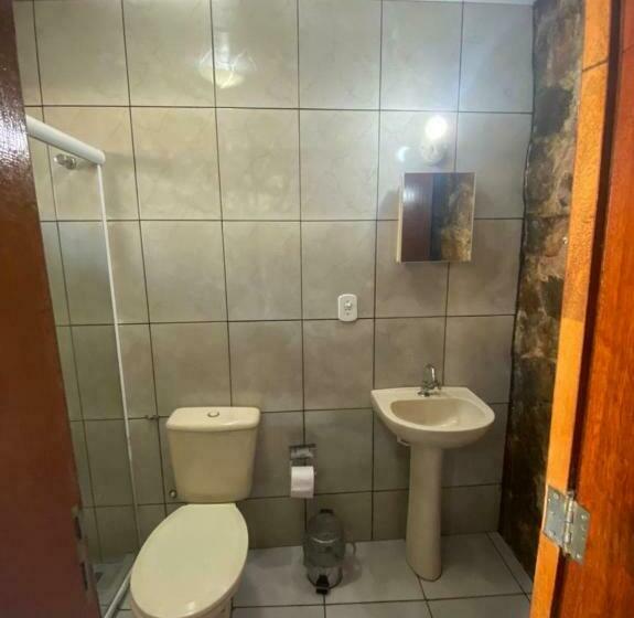 اتاق استاندارد چهار تخته, Pousada Do Trovão