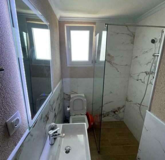 اتاق استاندارد چهار تخته با چشم‌انداز دریا, Resol