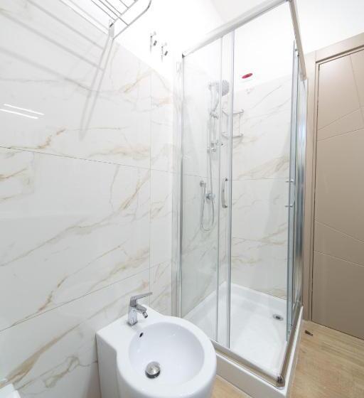اتاق لوکس, Slow Chic Apartment Beb Policlinico