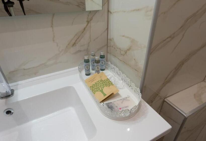 اتاق لوکس, Slow Chic Apartment Beb Policlinico