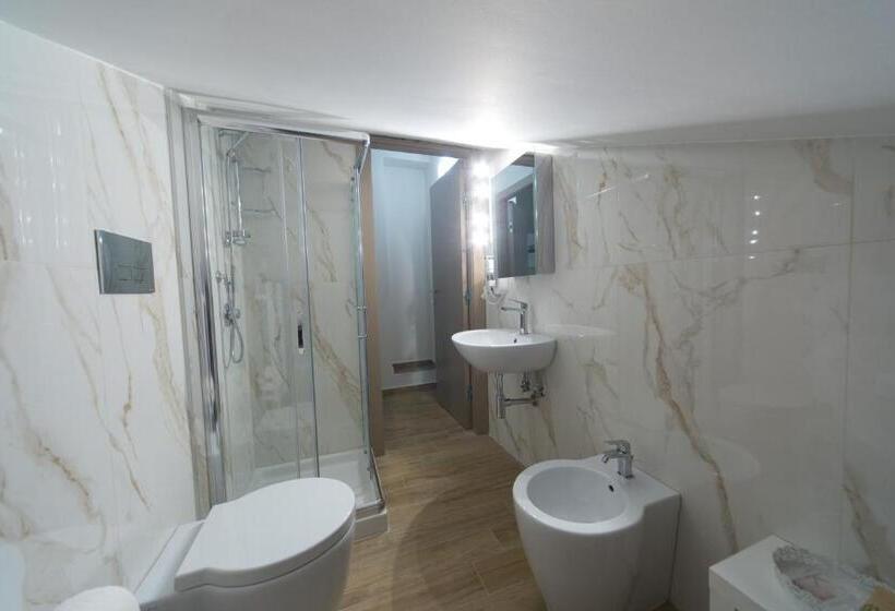 اتاق استاندارد یک نفره, Slow Chic Apartment Beb Policlinico