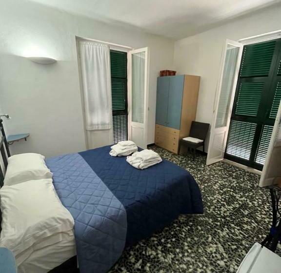 חדר סטנדרט, Yolo Rooms