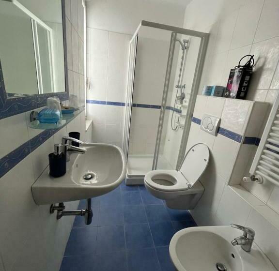 חדר סטנדרט, Yolo Rooms