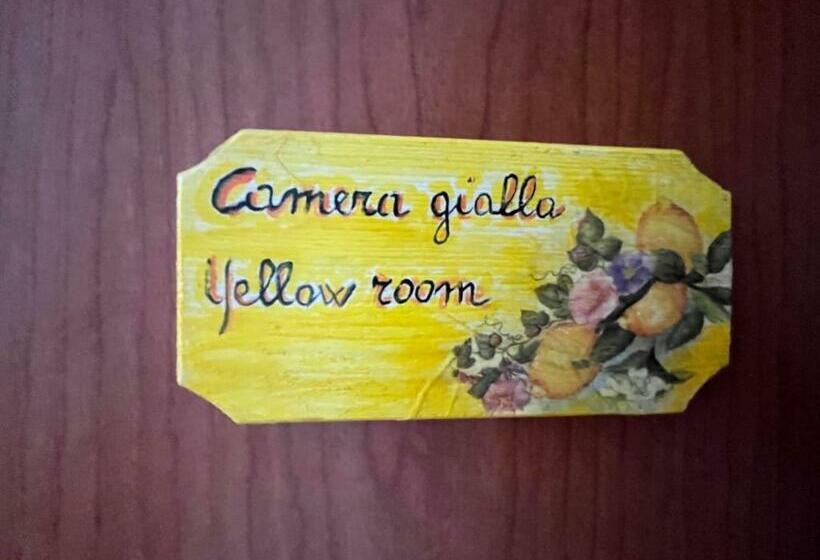 Номер Стандарт, Yolo Rooms