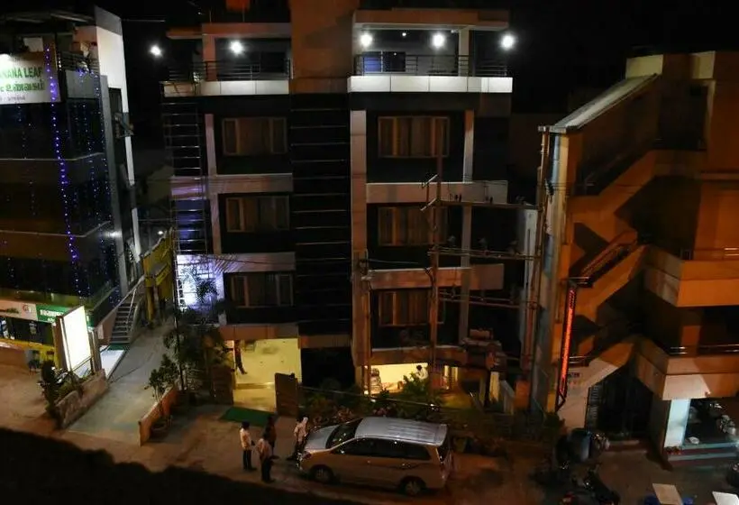 スーペリアシングルルーム, Everest Park Residency
