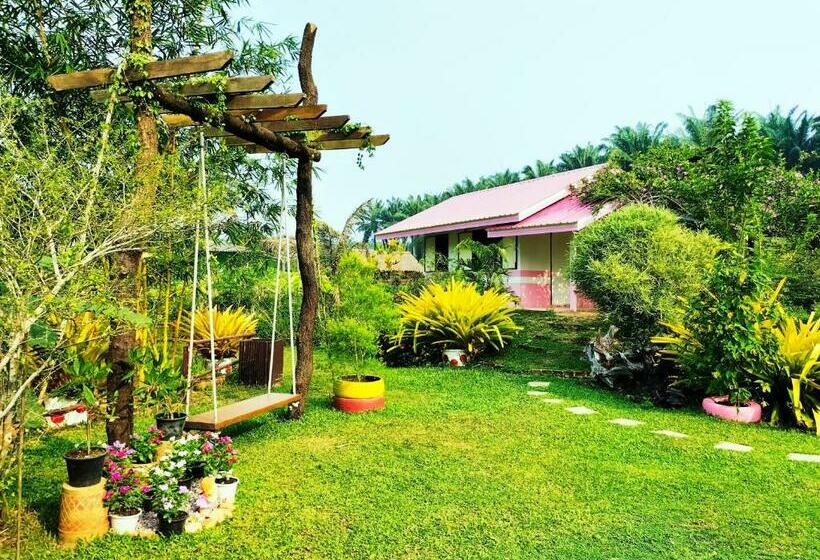 غرفة قياسية مطلّة علي حمام السباحة, Phonphusang Utopia Farmstay