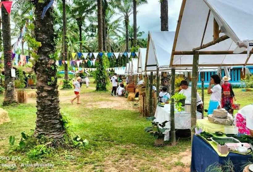 غرفة قياسية مطلّة علي حمام السباحة, Phonphusang Utopia Farmstay