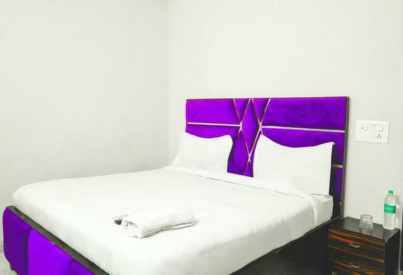 חדר דלוקס, Dream In Sky Near Utam Nagar