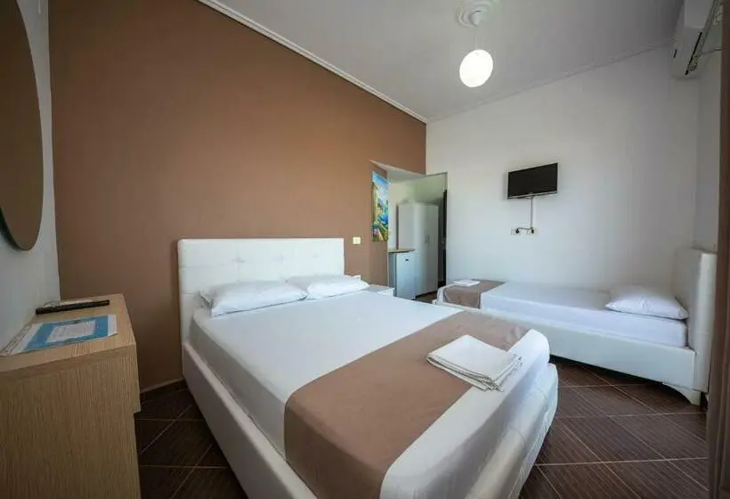 اتاق استاندارد سه تخته با بالکن, Vale Deti Rooms
