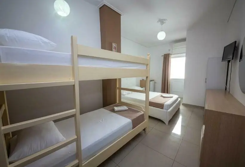 اتاق استاندارد چهارنفره با بالکن, Vale Deti Rooms