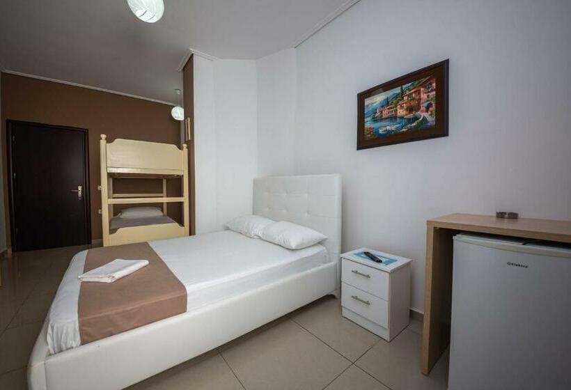 발코니가 있는 4인용 스탠다드 룸, Vale Deti Rooms