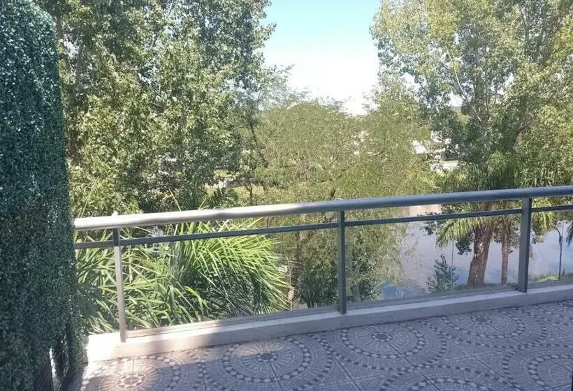 اتاق استاندارد سه نفره, Golden Ross Resort & Spa