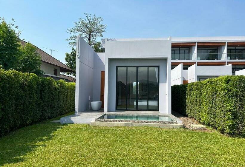 מיטת קינג בסוויטה, Raintree Boutique