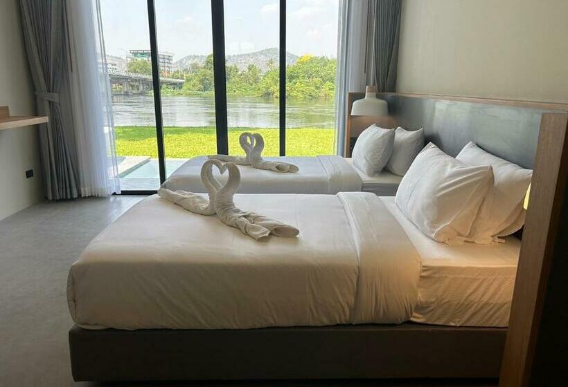 מיטת קינג בסוויטה, Raintree Boutique