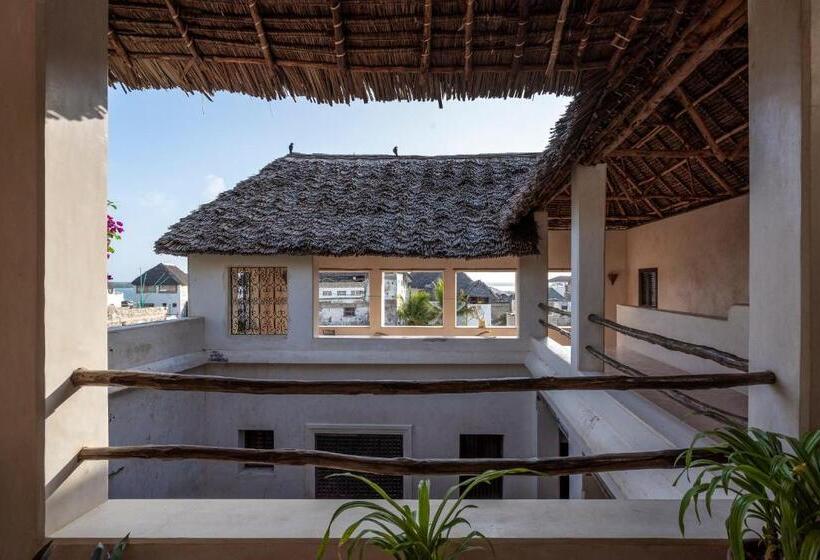 اتاق استاندارد یک نفره, Amma S House