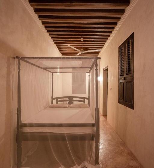 اتاق استاندارد یک نفره, Amma S House