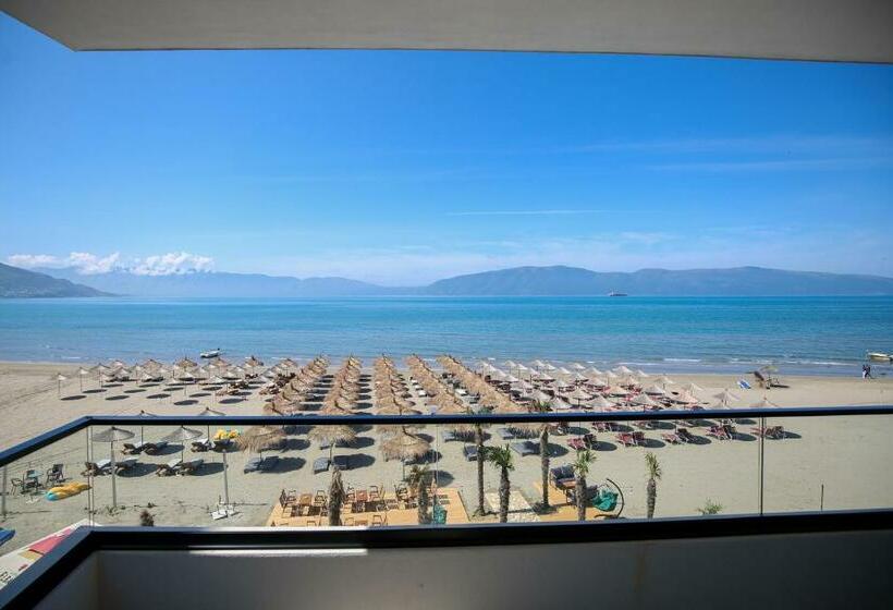 חדר דלוקס לשלושה עם נו לים, Sea & Sand