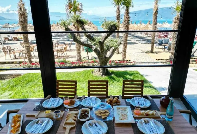 اتاق سه نفره دلوکس با چشم‌انداز دریا, Sea & Sand