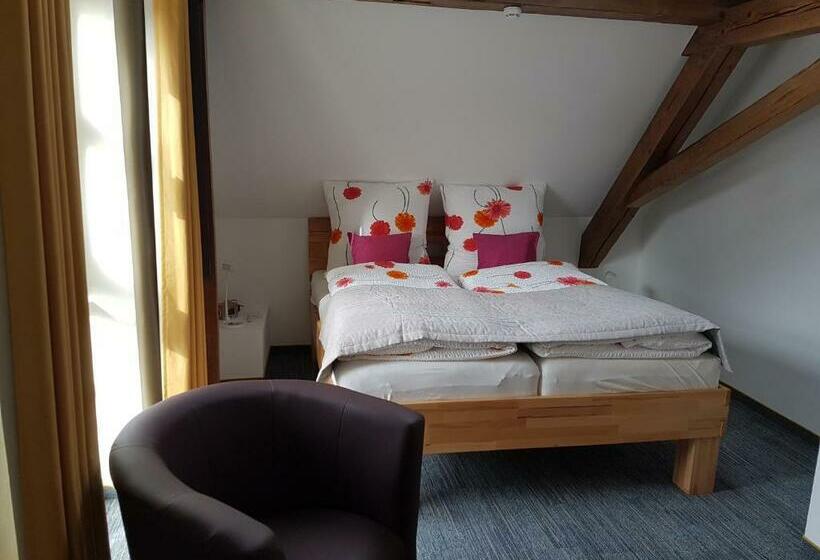 スタンダードルーム, Alter Winzerhof Weisenheim Am Berg E.k