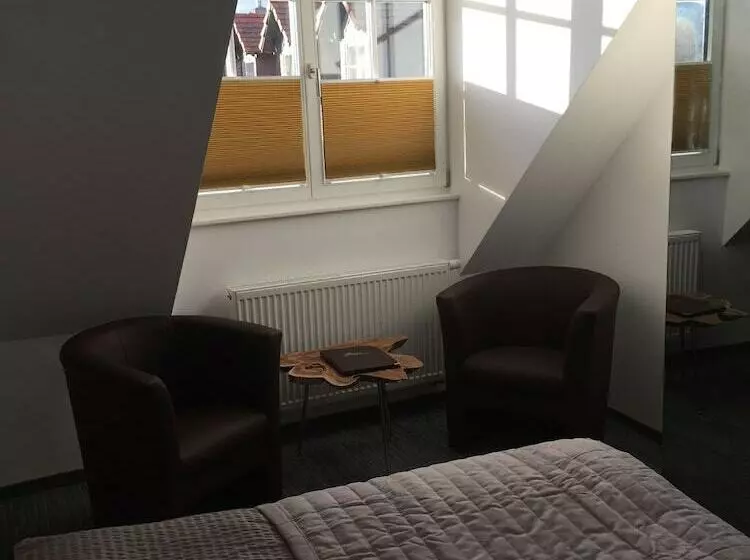 スタンダードルーム, Alter Winzerhof Weisenheim Am Berg E.k