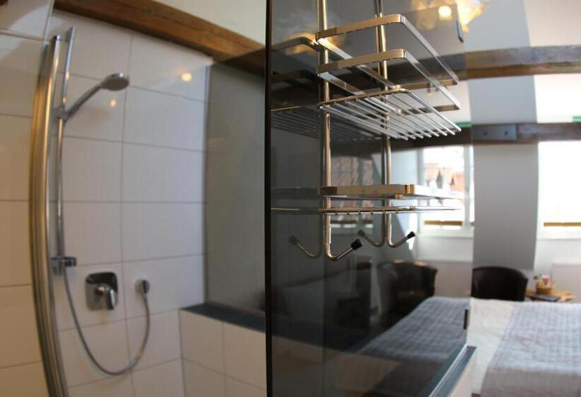 スタンダードルーム, Alter Winzerhof Weisenheim Am Berg E.k