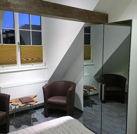 スタンダードルーム, Alter Winzerhof Weisenheim Am Berg E.k