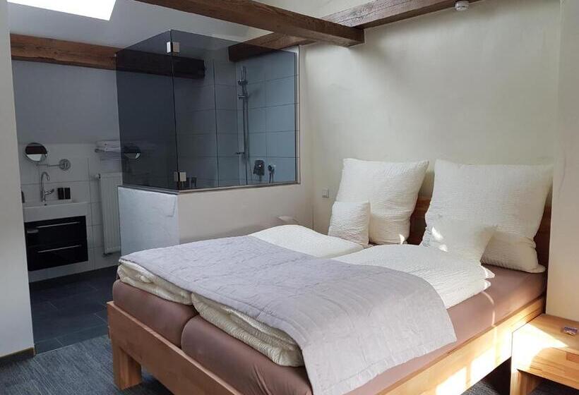 スタンダードルーム, Alter Winzerhof Weisenheim Am Berg E.k