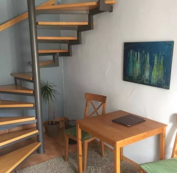 スタンダードトリプルルーム, Alter Winzerhof Weisenheim Am Berg E.k