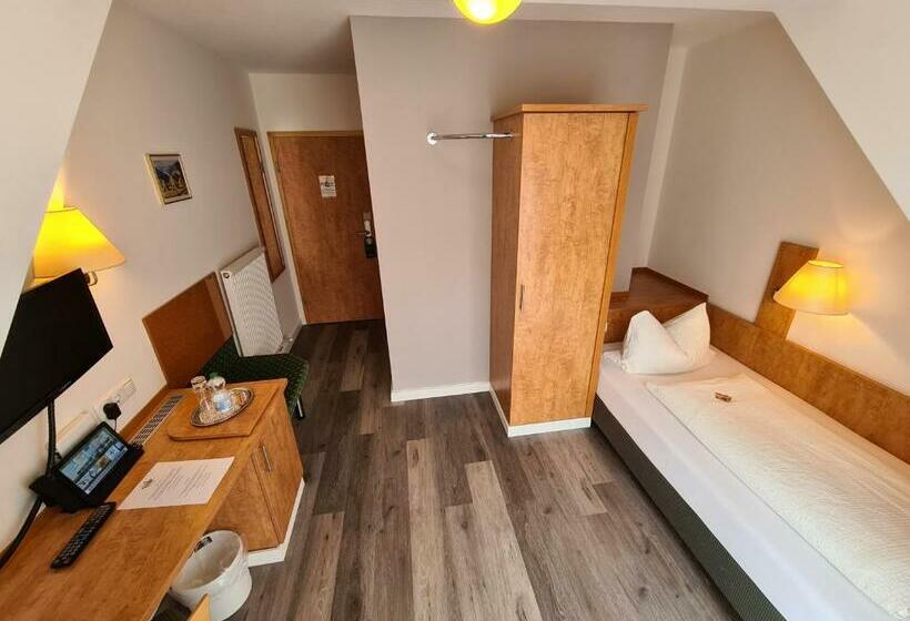 标准单人间, Am Klostergarten