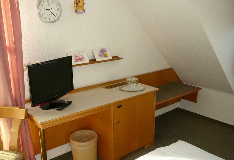 标准单人间, Garni Schmid