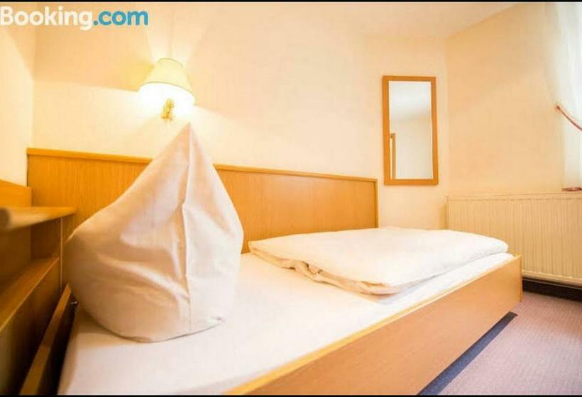 스탠다드 싱글 룸, Goldenes Schiff