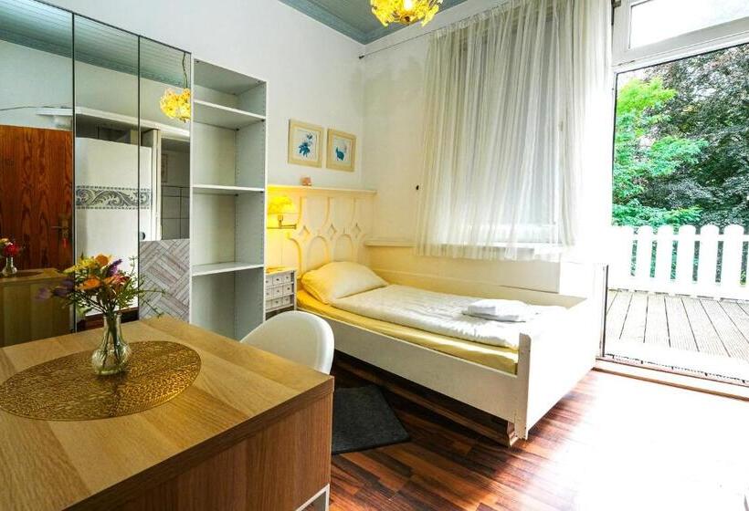 标准单人间, Haus Am Walde