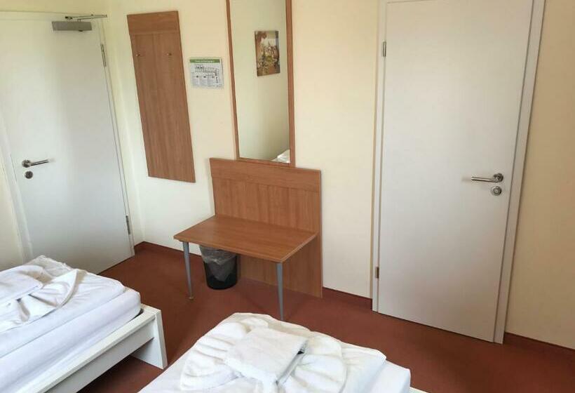 Номер Economy, Hennies Hannover Sehnde