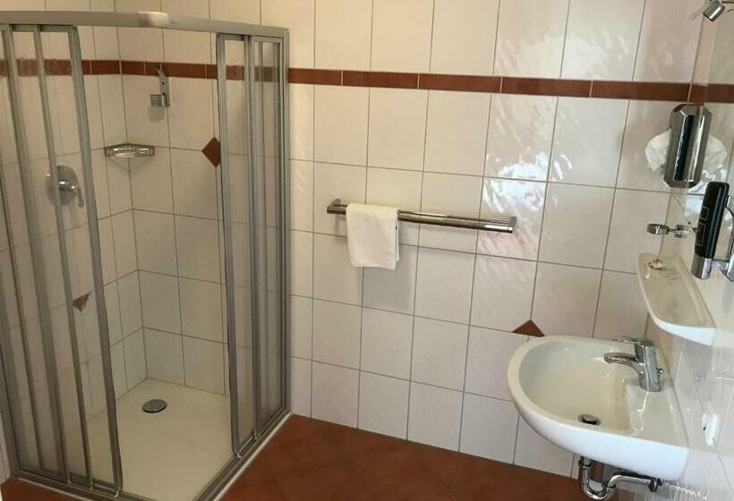 Номер Economy, Hennies Hannover Sehnde