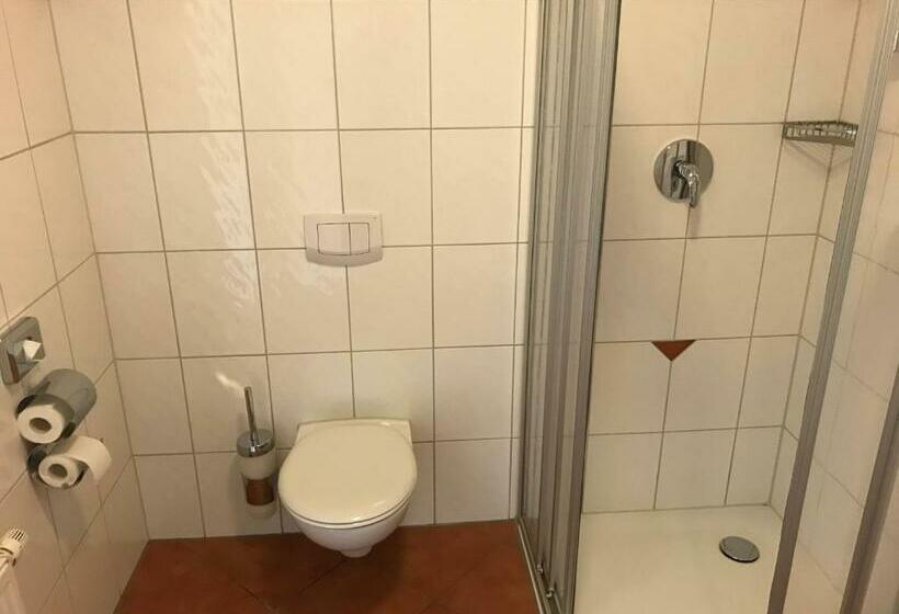 Номер Economy, Hennies Hannover Sehnde