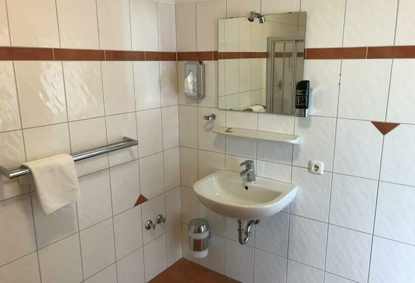 Номер Economy, Hennies Hannover Sehnde