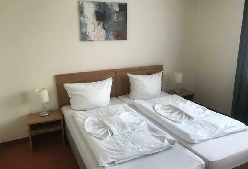 Номер Economy, Hennies Hannover Sehnde