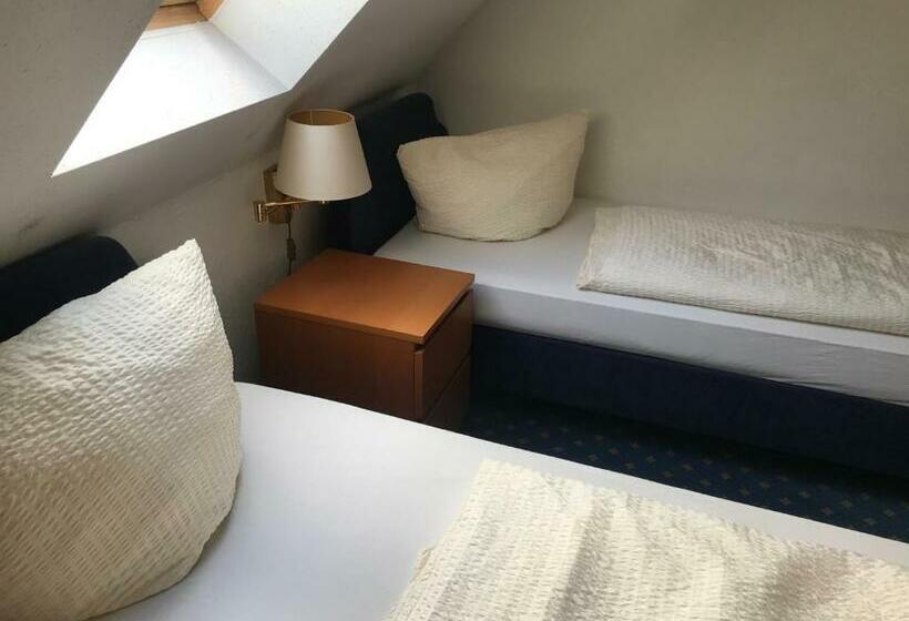 Номер Economy, Hennies Hannover Sehnde