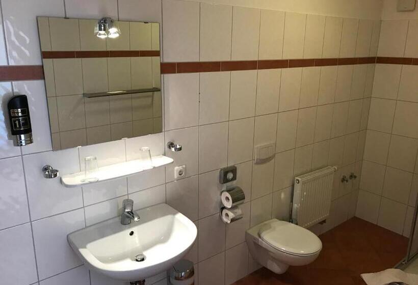 Номер Стандарт Трехместный, Hennies Hannover Sehnde